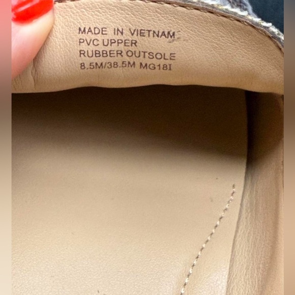 Woman’s Michael Kors Leather Loafers Size 8.5 - Picture 5 of 5